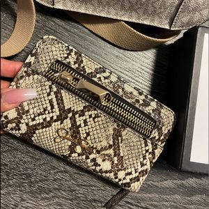 Jessica Simpson wallet